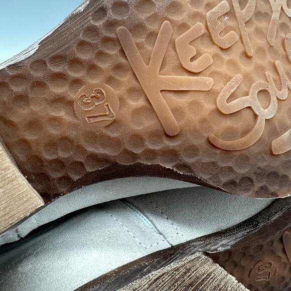 Sundance Snip Toe Suede Western Boho Ankle Boots Ivory 2" Heel Size 37 - Picture 9 of 10